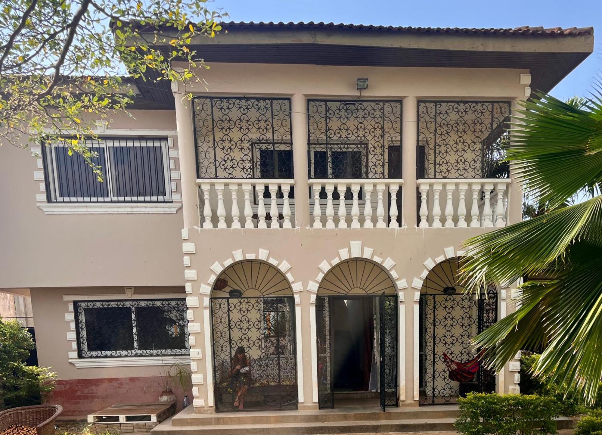 Akogo House - Bnb , Hostel, Backpackers & Volunteer Center Mombasa Exterior foto