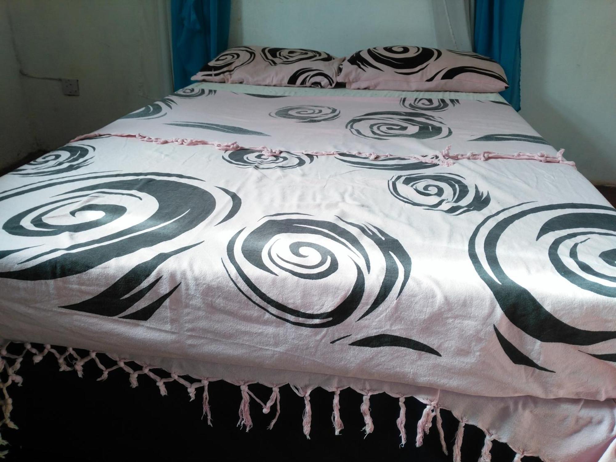 Akogo House - Bnb , Hostel, Backpackers & Volunteer Center Mombasa Exterior foto