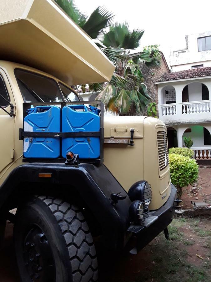 Akogo House - Bnb , Hostel, Backpackers & Volunteer Center Mombasa Exterior foto