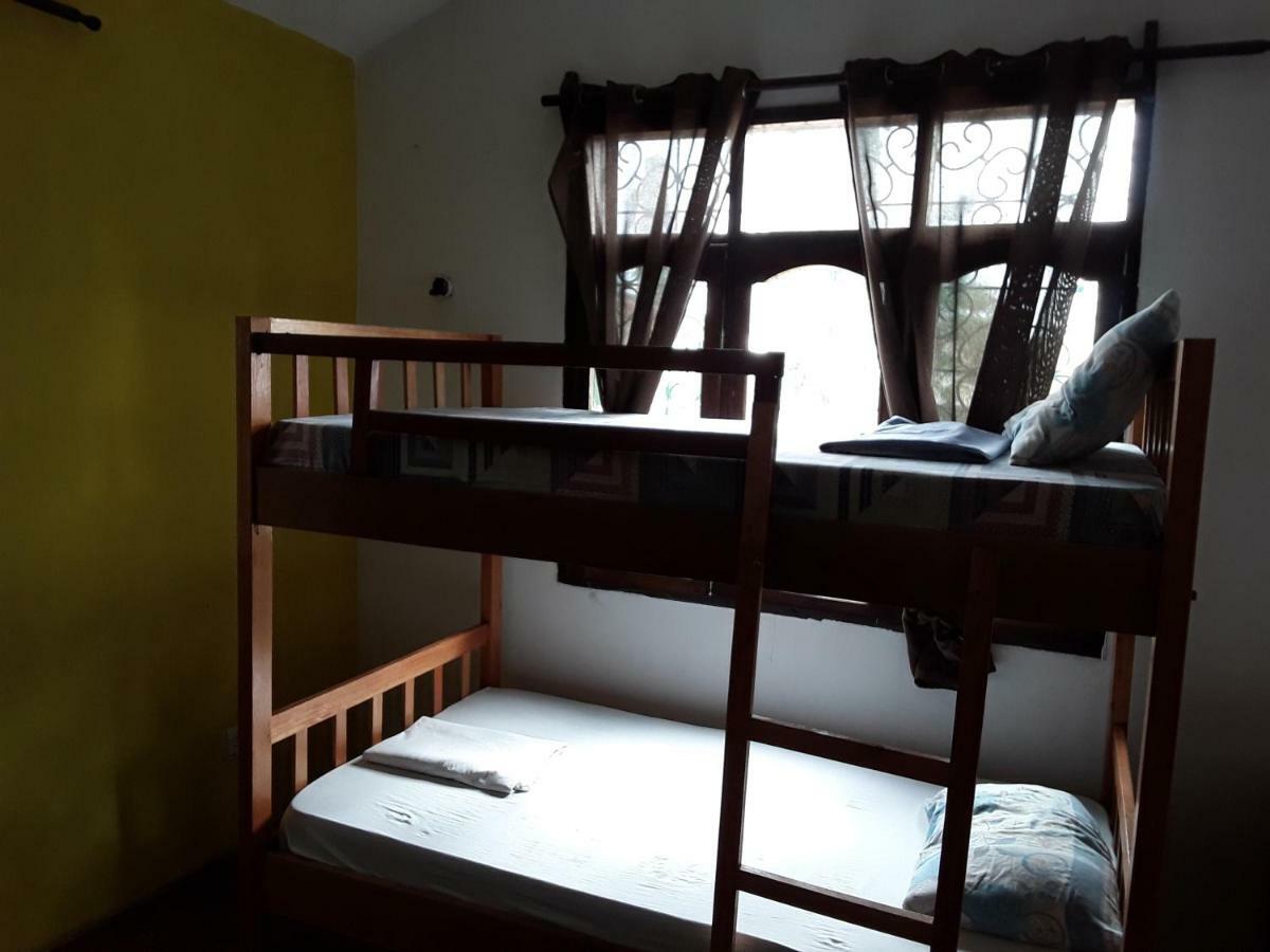 Akogo House - Bnb , Hostel, Backpackers & Volunteer Center Mombasa Exterior foto