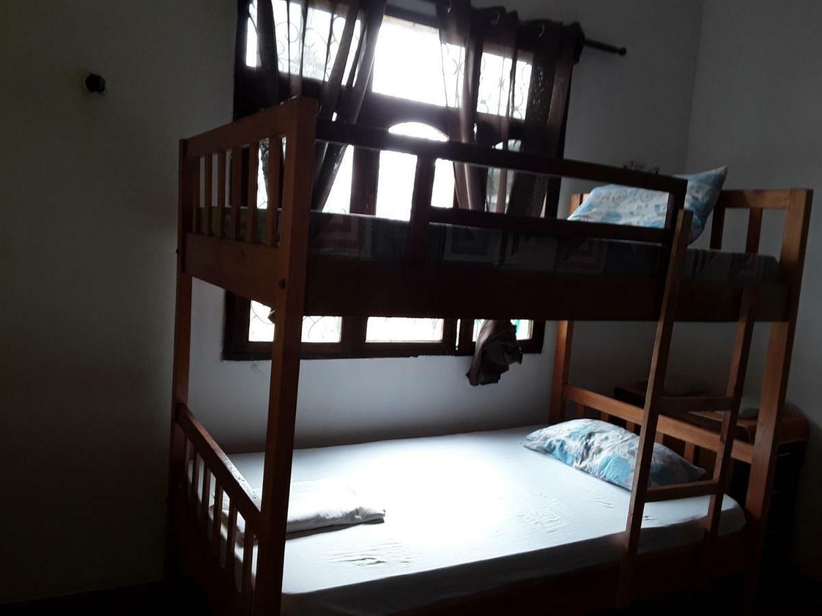 Akogo House - Bnb , Hostel, Backpackers & Volunteer Center Mombasa Exterior foto