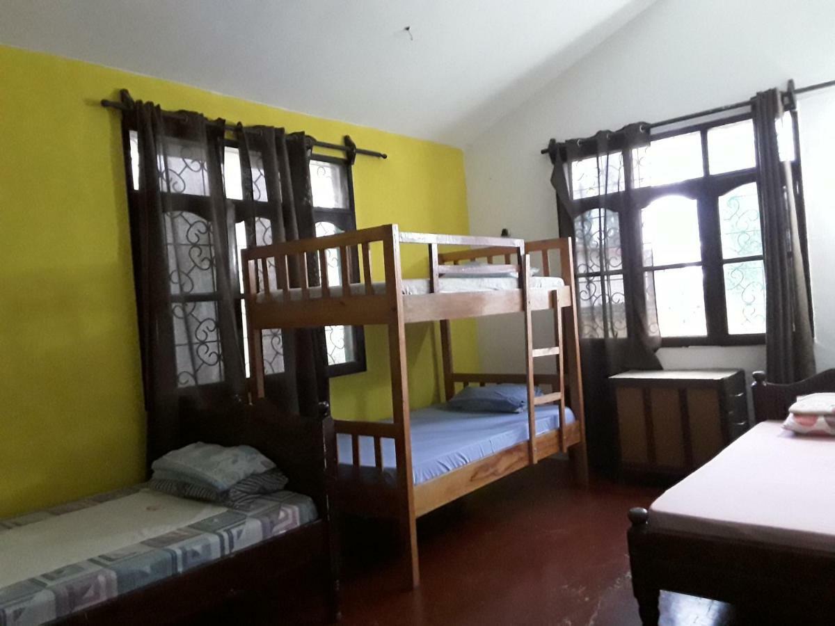 Akogo House - Bnb , Hostel, Backpackers & Volunteer Center Mombasa Exterior foto